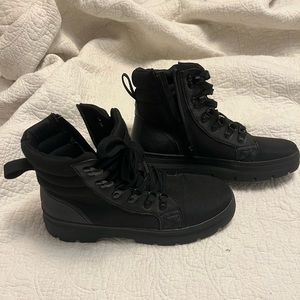 Combat boots
